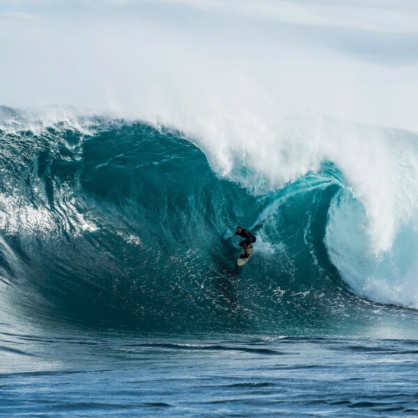 10 Inspiring Women Surfers - The Salt Sirens